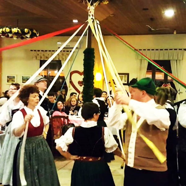 noite-alema-gramado-danças-1-1